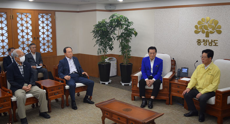 충남 도지사실 차담회